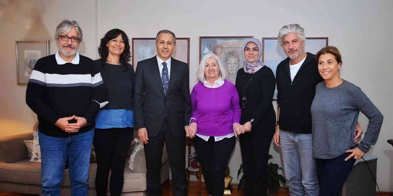 İstanbul Valisi Ali Yerlikaya: “Nejat Baba’yı oğulları ve ailesiyle özlem ile andık”
