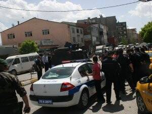 TAŞLI SOPALI KAVGA: 7 YARALI