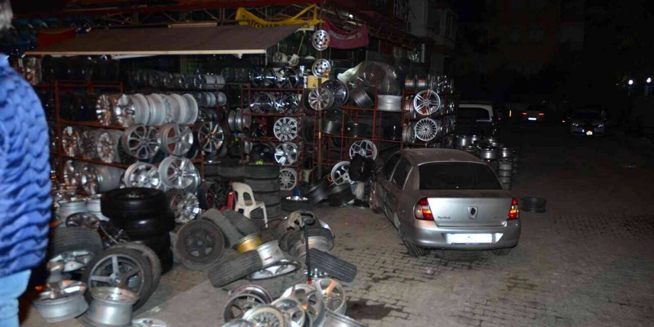 Makas attığı iddia edilen sürücünün karıştığı kazada ortalık savaş alanına döndü