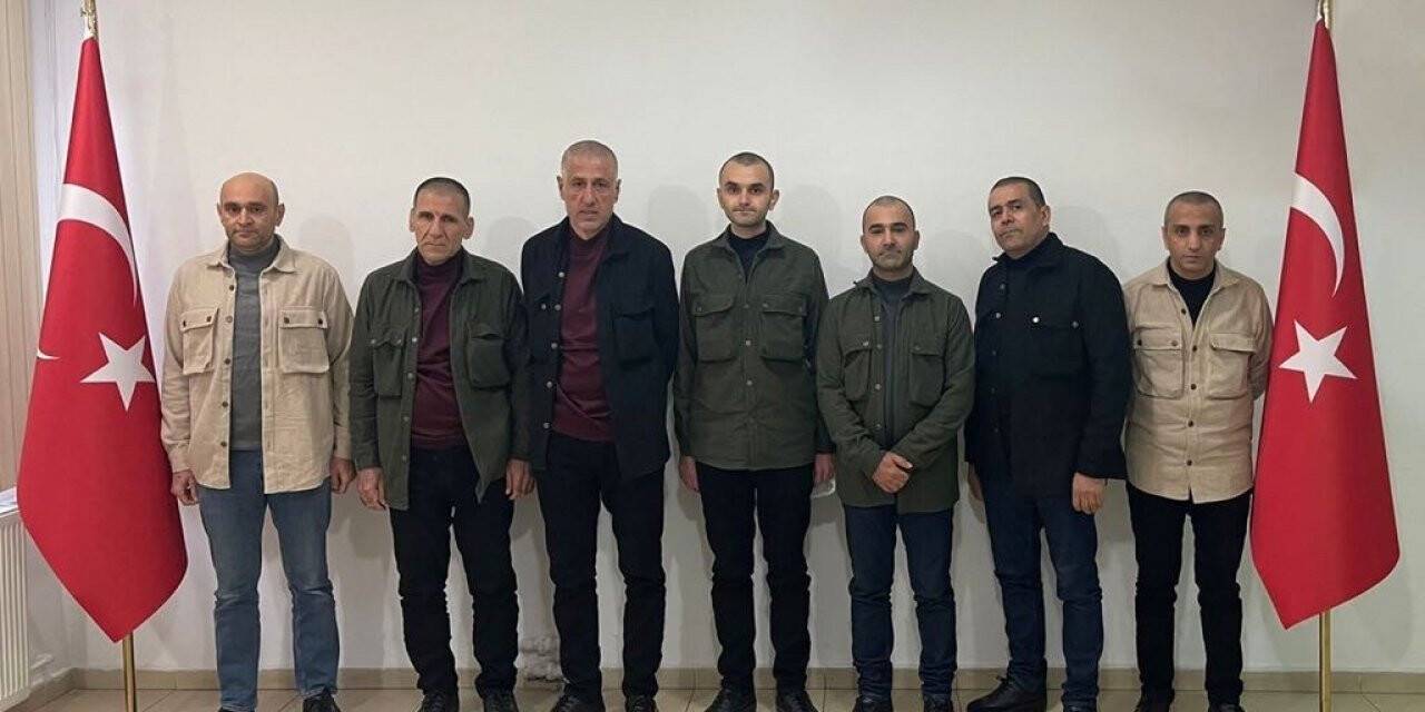 Libya’da 2 yıldır alıkonulan 7 Türk vatandaşı, MİT ve Katar İstihbaratının ortak operasyonu ile yurda getirildi