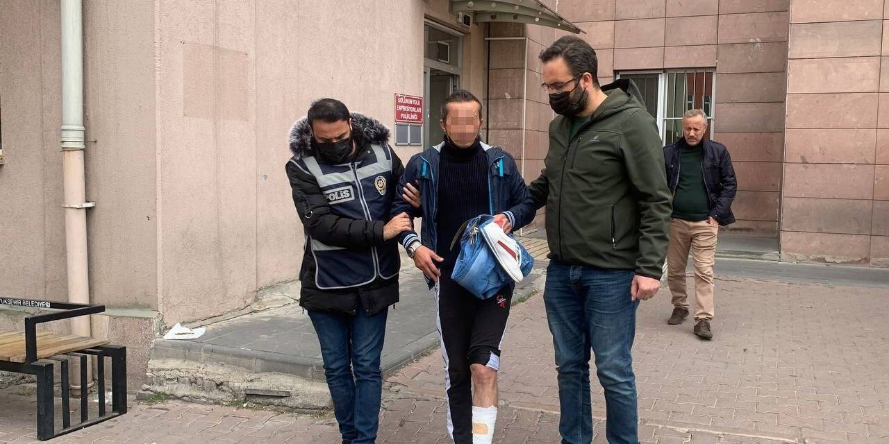 Yakalanacağını anlayan firari 1. kattan atladı
