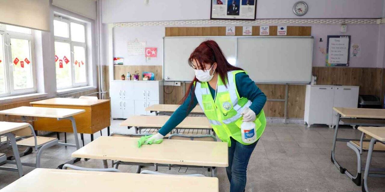 ‘Talas Acil Müdahale Ekibi’nden ara tatilde okullara detaylı temizlik