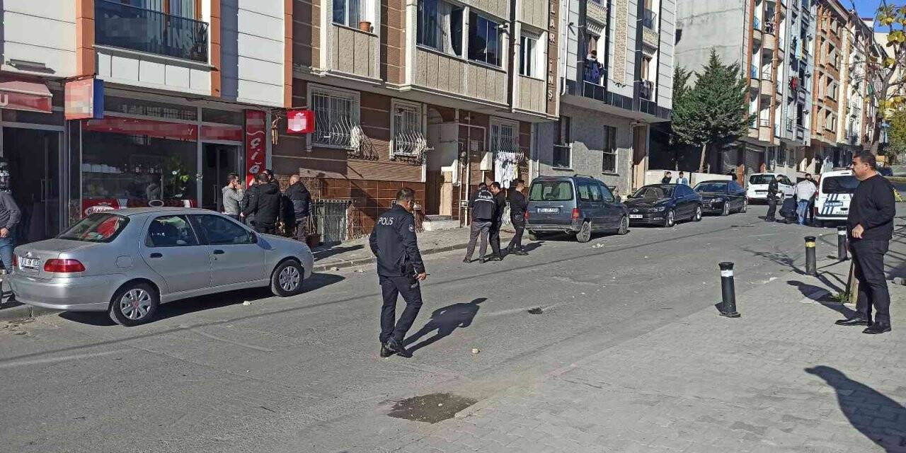 Esenyurt’ta alacak verecek kavgası kanlı bitti: 1 ölü, 2 yaralı