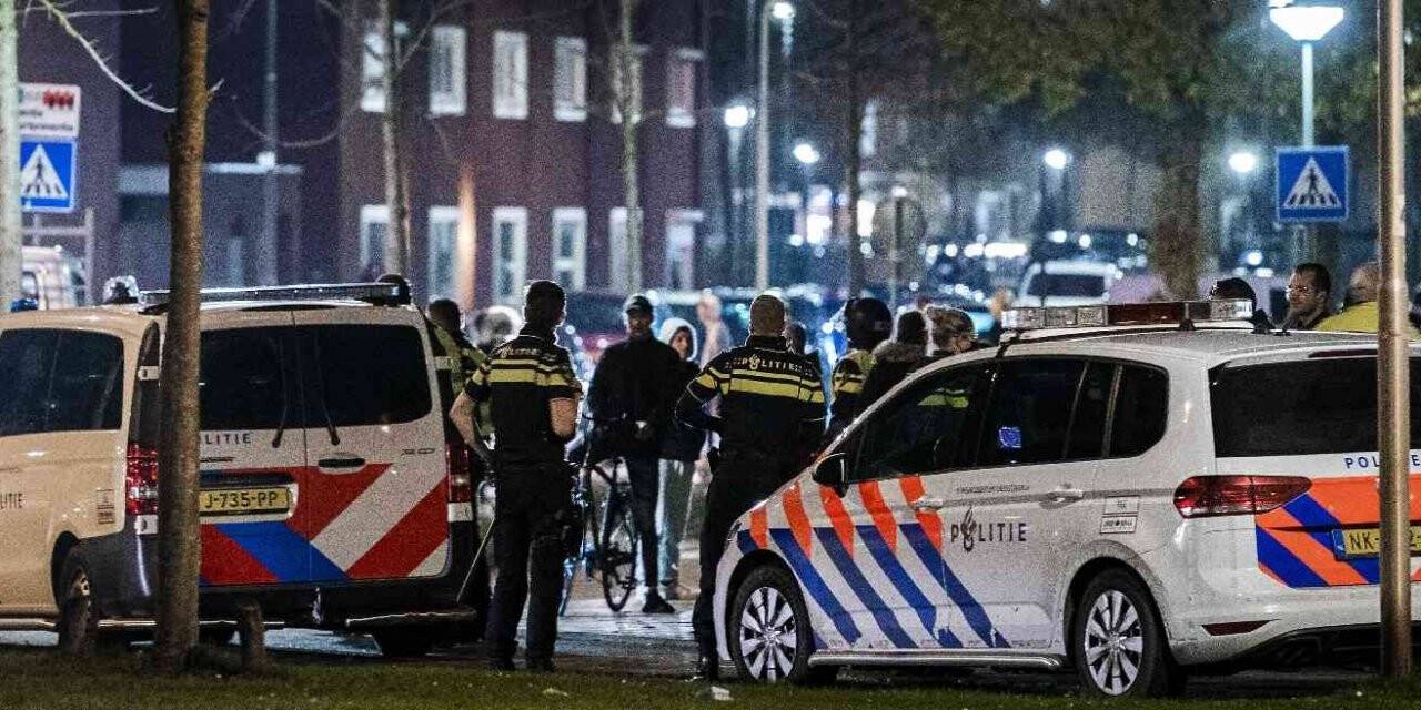 Hollanda’da Covid-19 önlemleri protesto edildi: 40 gözaltı, 5 polis yaralandı