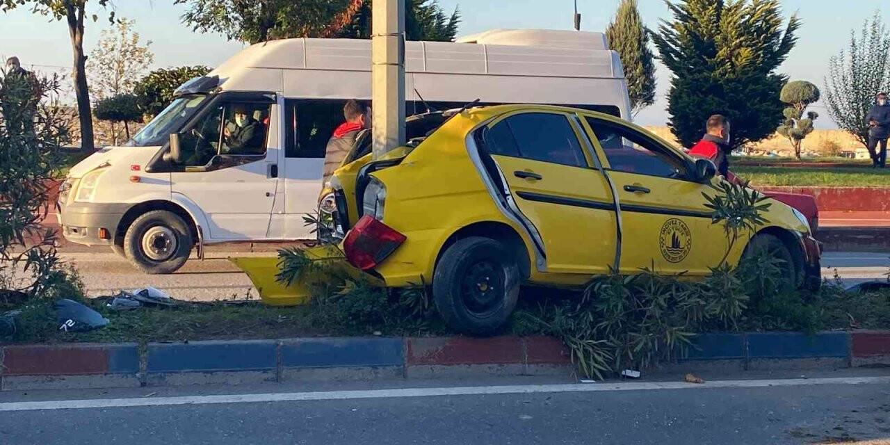 Ticari taksi kağıt gibi katlandı
