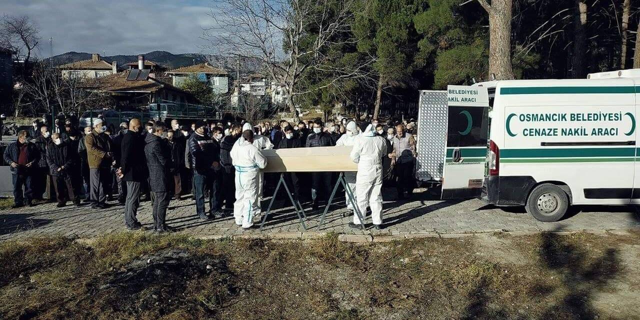 Korona virüse yenik düşen doktor son yolculuğuna uğurlandı