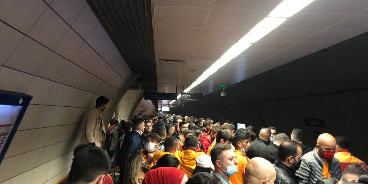 Metrolarda derbi yoğunluğu dikkat çekti
