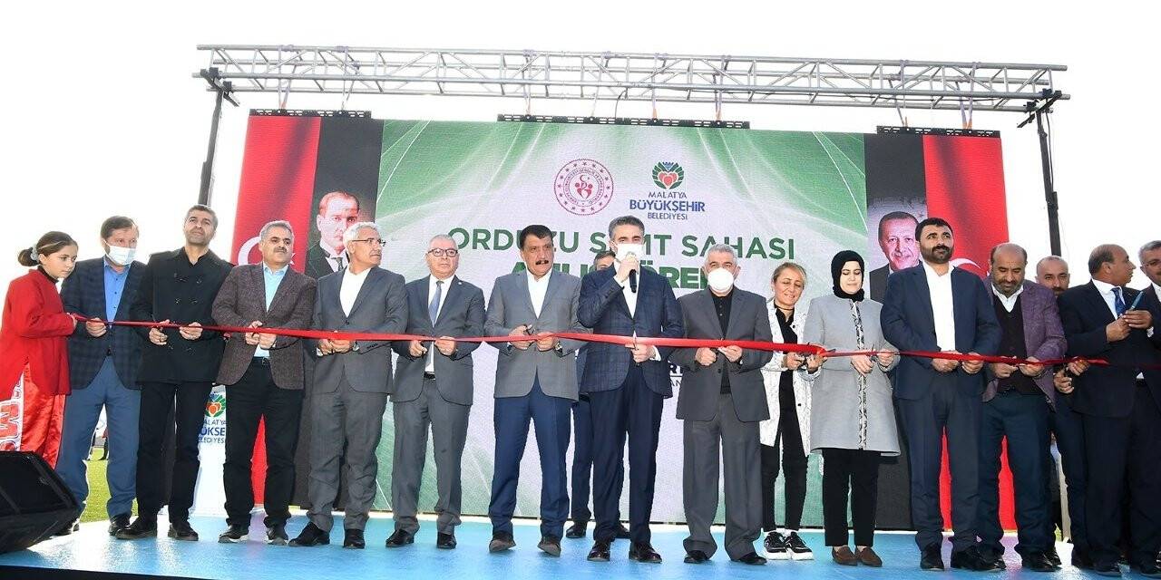 Orduzu sentetik çim sahası düzenlenen törenle hizmete girdi