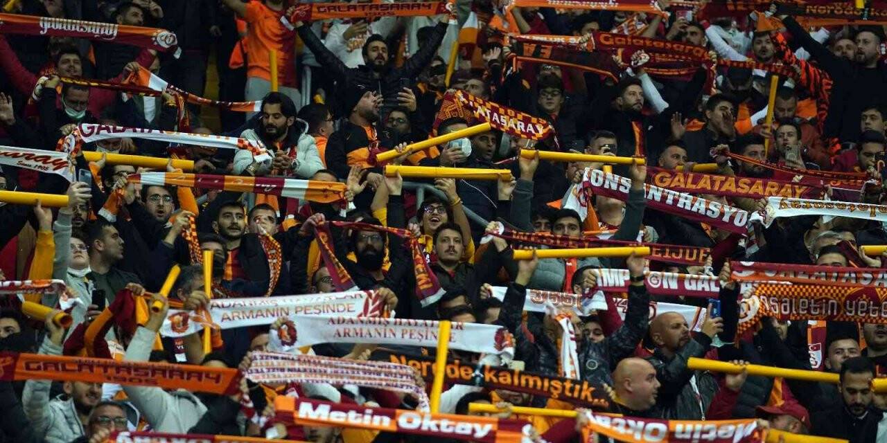Galatasaray taraftarından ’Squid Game’ koreografisi
