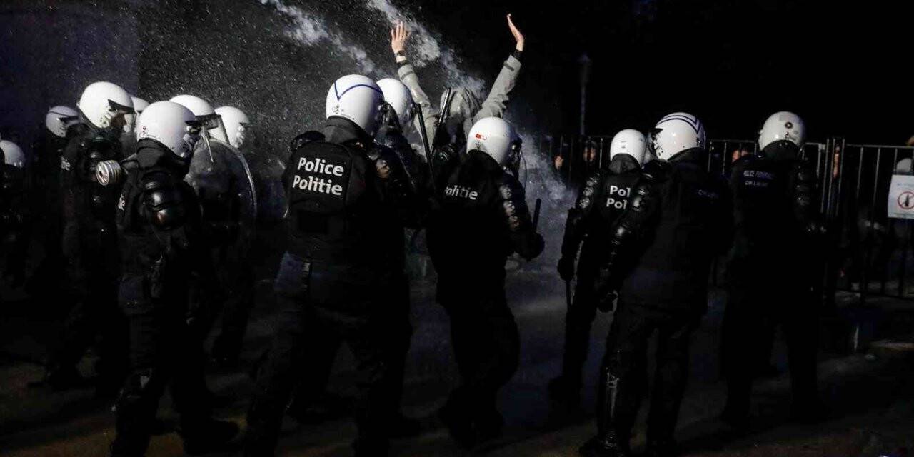 Belçika’da binlerce kişi Covid-19 kısıtlamalarını protesto etti