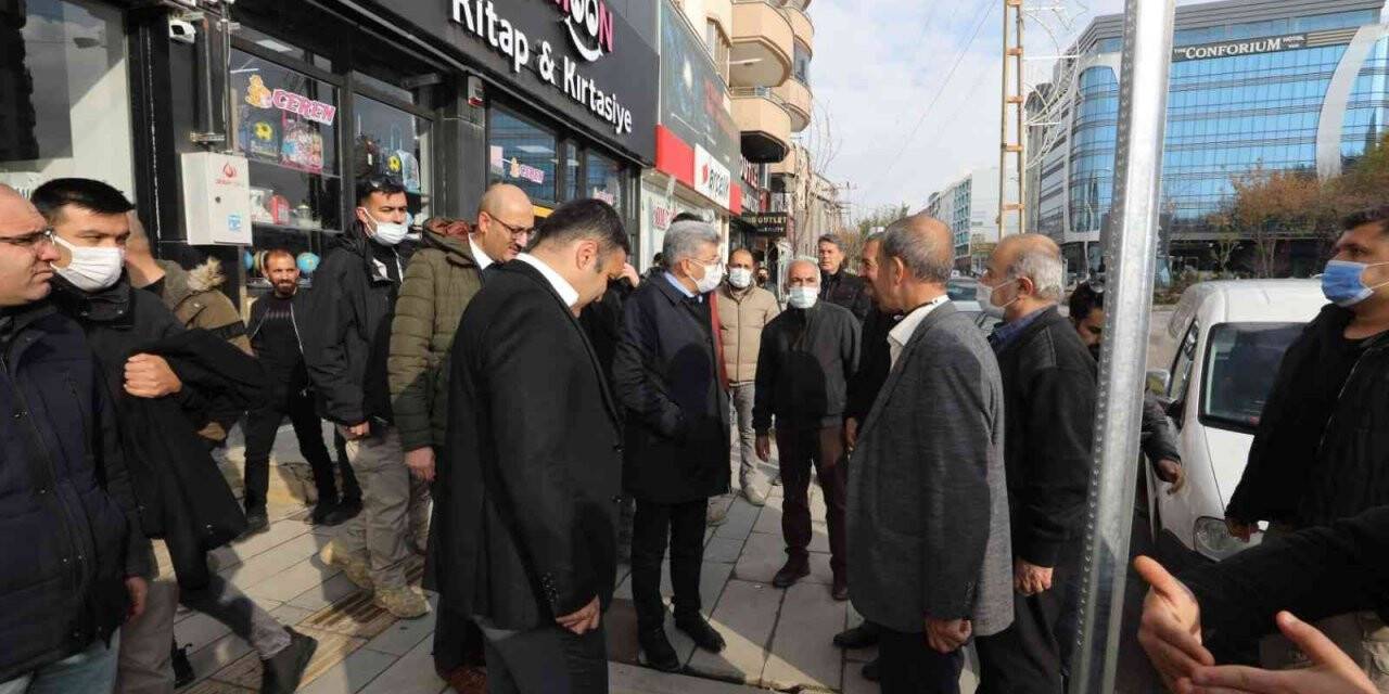 Vali Bilmez ve Milletvekili Arvas çarşı esnafını gezdi