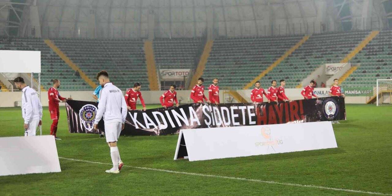 Spor Toto 1. Lig: Manisa FK: 0 - Altınordu: 0 (İlk yarı sonucu)