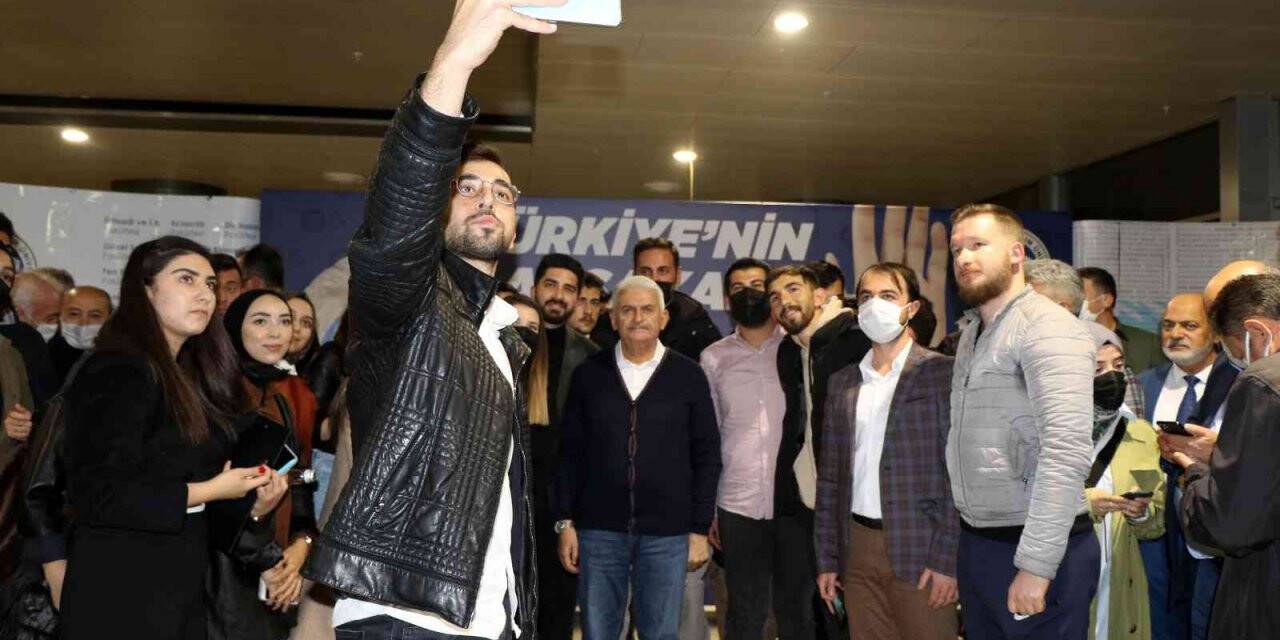 Öğrenciler sordu Yıldırım samimiyetle cevapladı