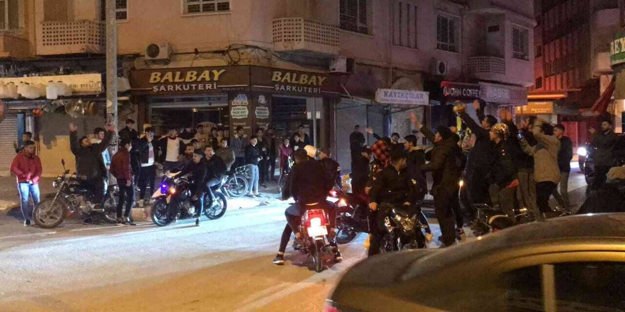 Hatay’da fenerbahçe taraftarları konvoy oluşturdu