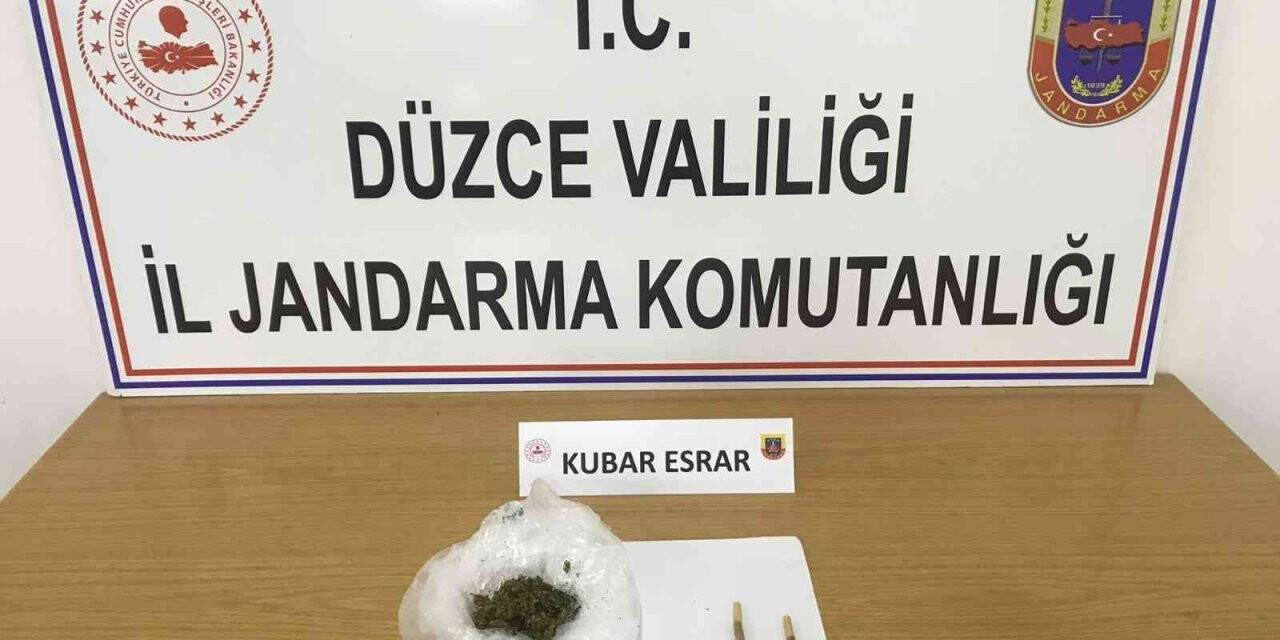 Jandarma ekiplerinin yol kontrol uygulaması sürüyor