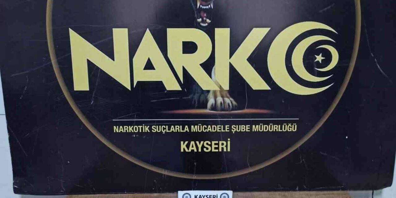 Koltuk altından, yastıktan uyuşturucu çıktı