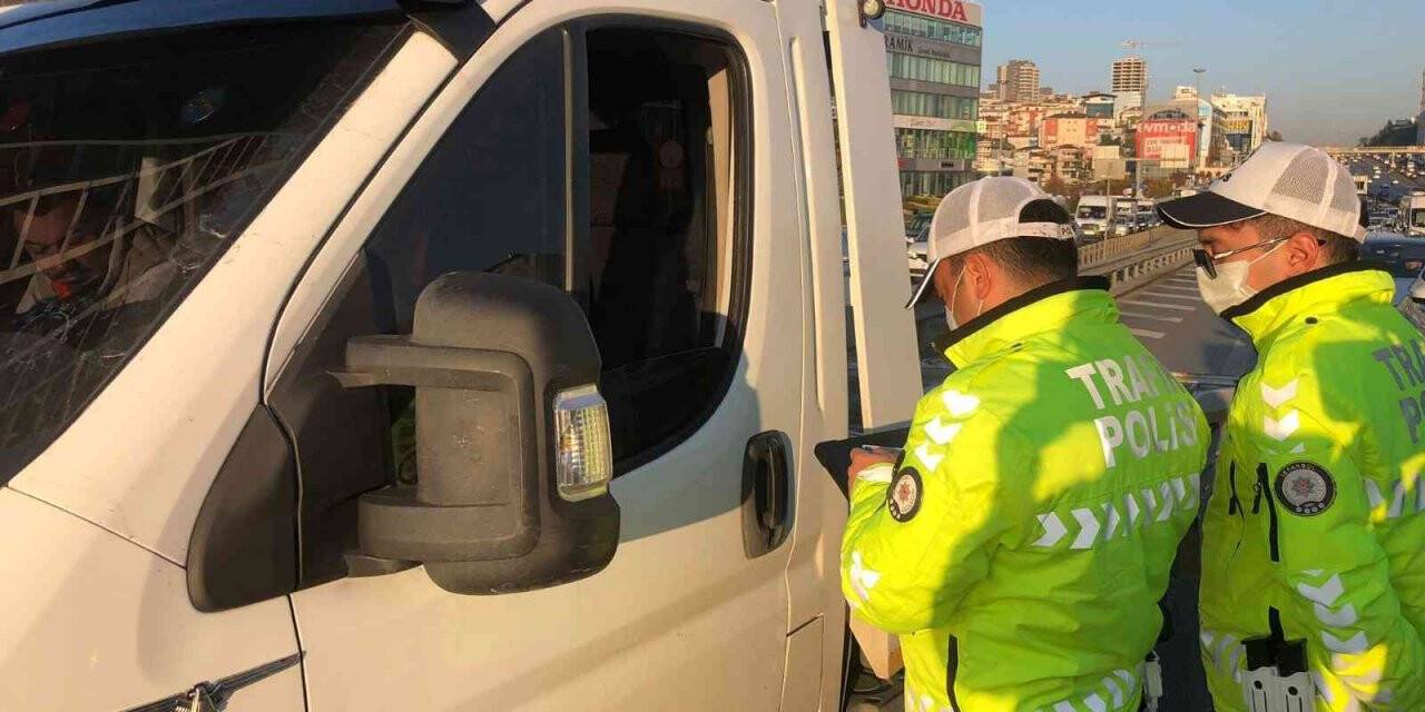İstanbul’da plakasız çekici denetimden kaçamadı