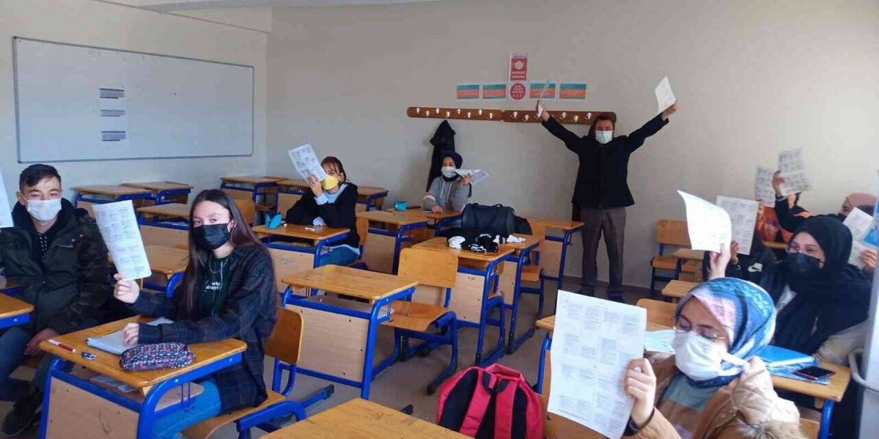 Lisede “Netlerle Devleşenler” projesi başladı