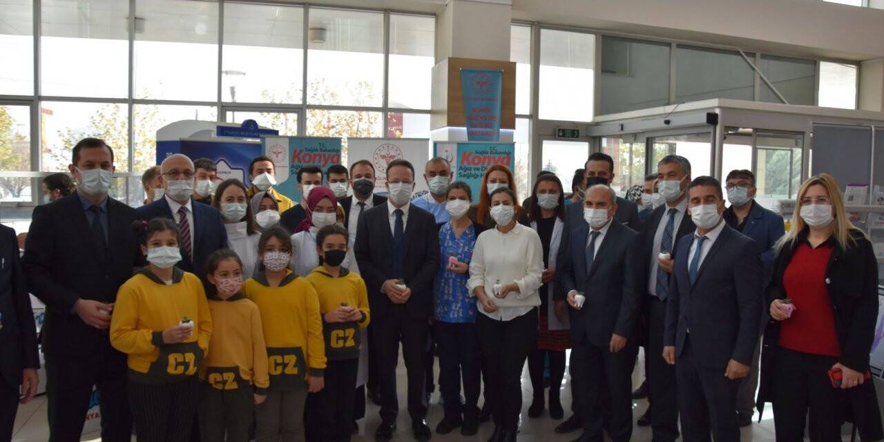 Minik kalplerden diş hekimlerine teşekkür sergisi