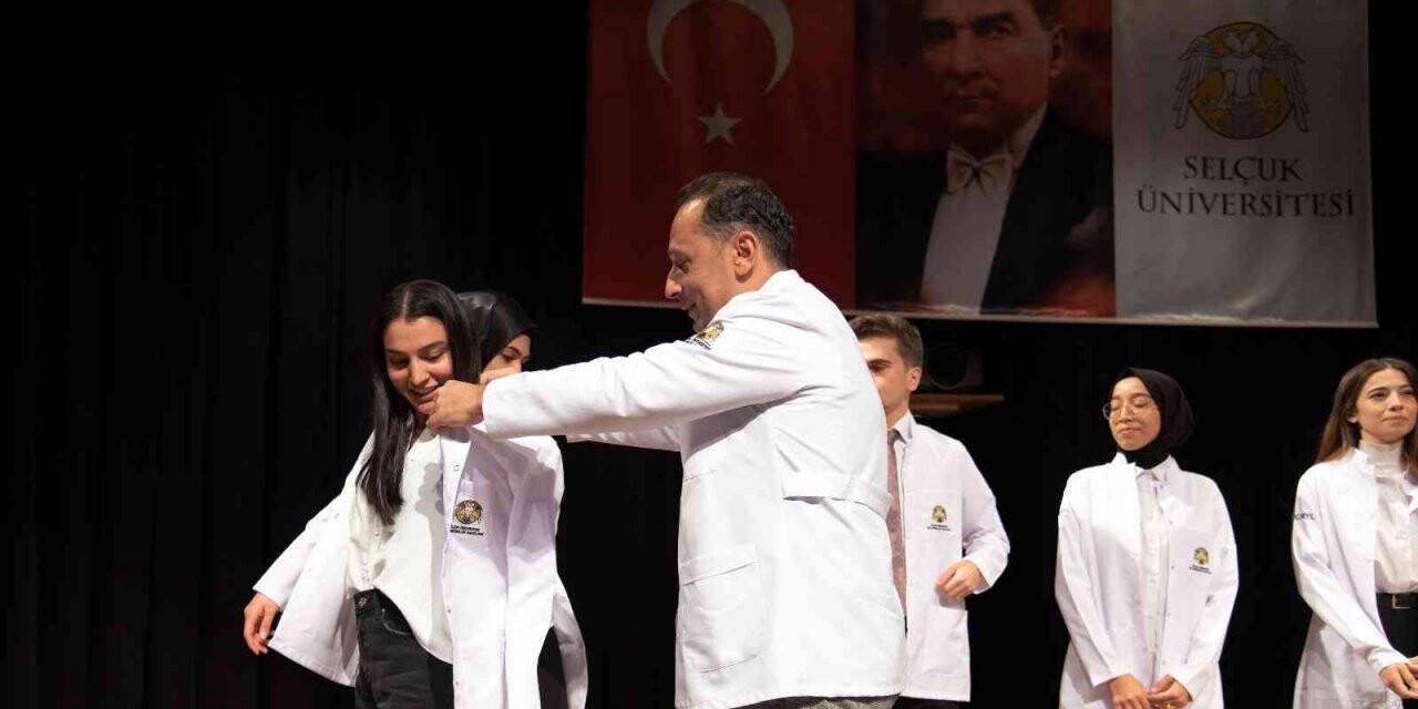 Selçuk Üniversitesinde 150 öğrenci diş hekimliğine adım attı