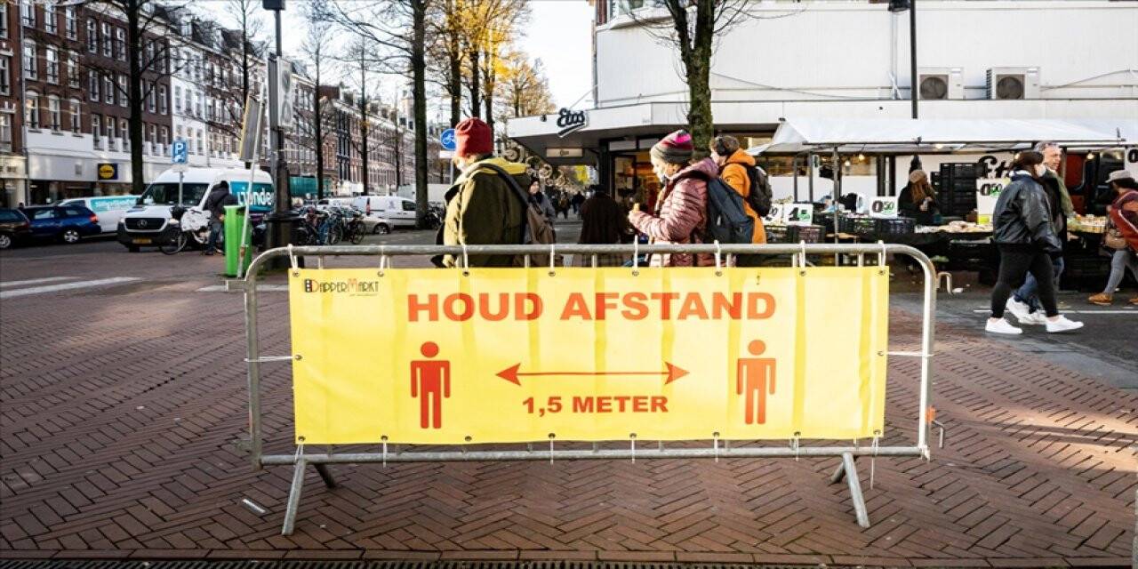 Hollanda'da hastaneler Kovid-19 hastalarıyla başa çıkmakta zorlanıyor