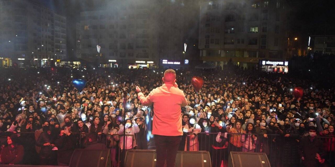 Sivas’ta “Kampüse hoş geldin” konserleri sürüyor