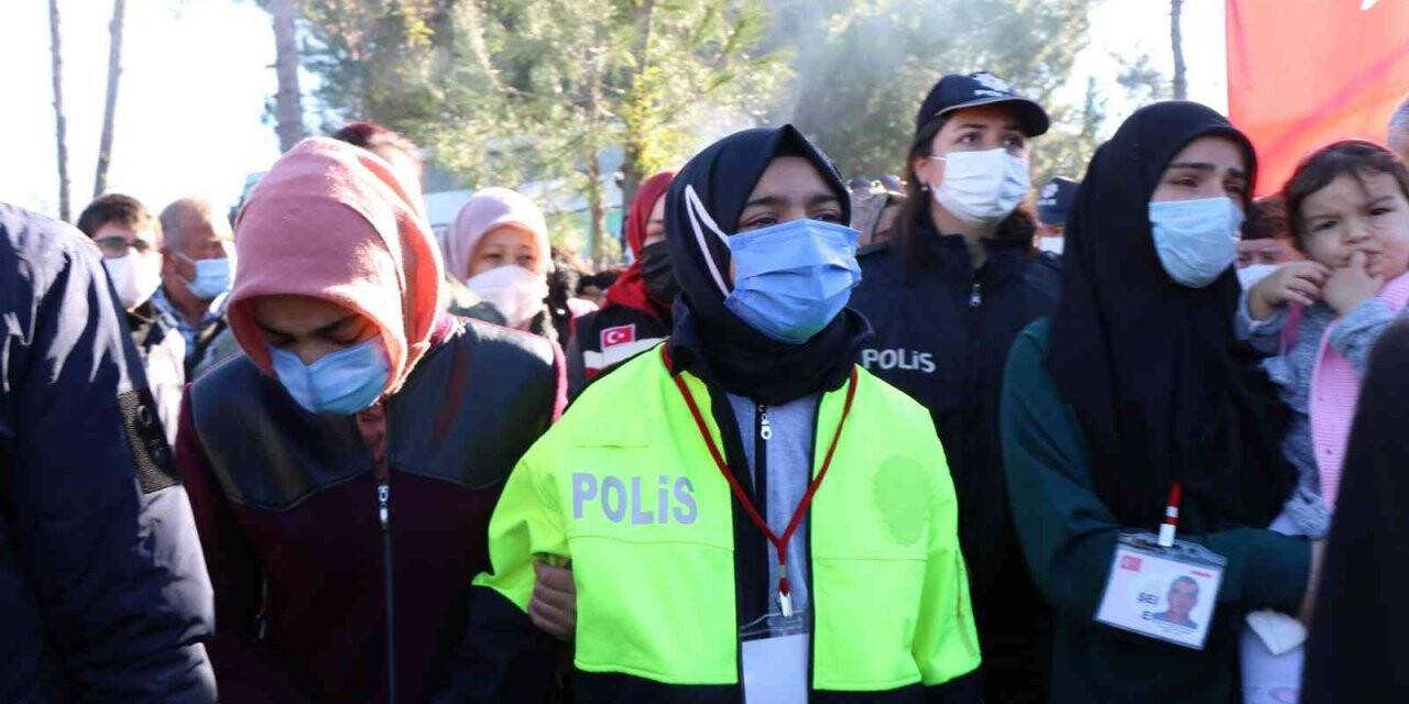 Şehit Polis Yusuf Ceylan’ın evinin önünde helallik alındı