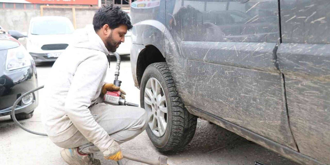 Bolu’da, kış öncesi oto lastikçilerin yoğun mesaisi başladı