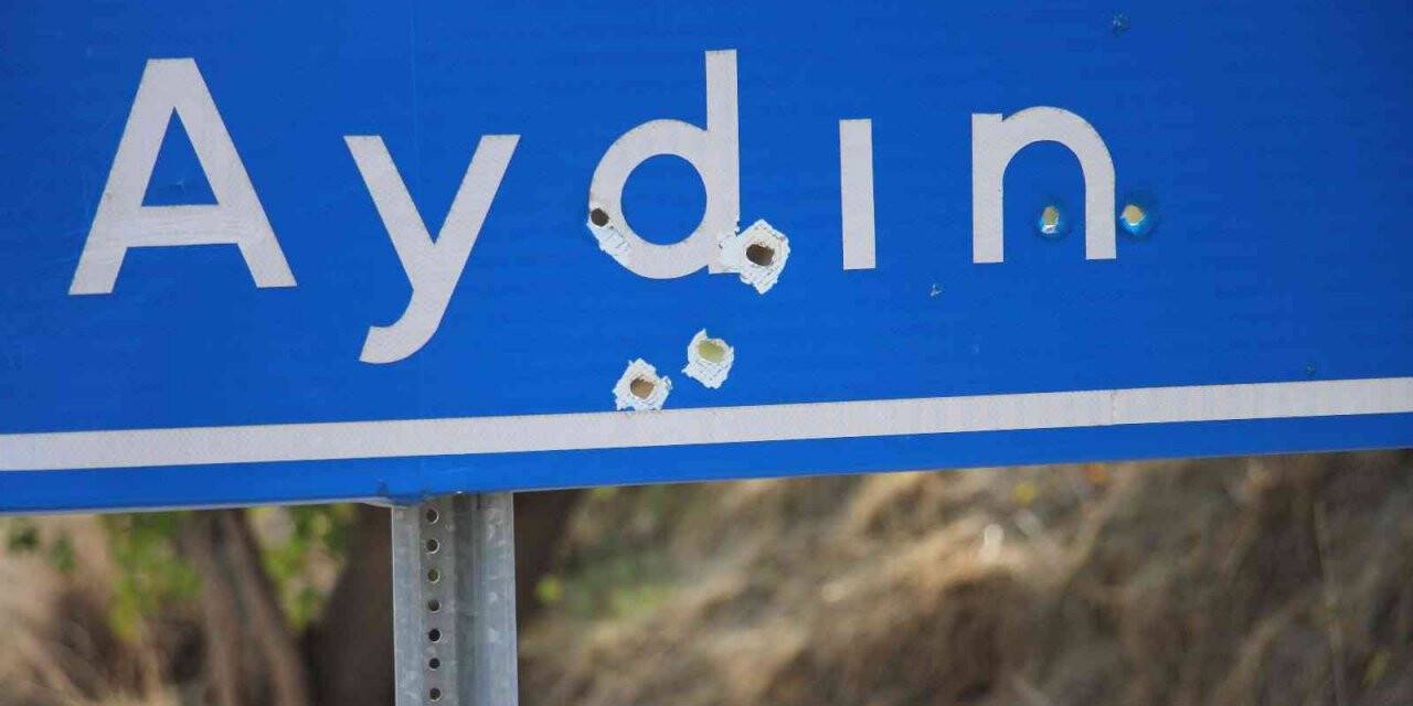 Yol kenarlarındaki tabela ve levhalar magandaların hedef tahtasına dönüştü