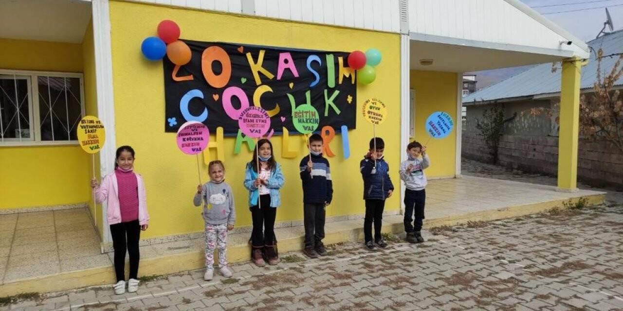 Muradiye’de “Dünya Çocuk Hakları Günü” kutlandı