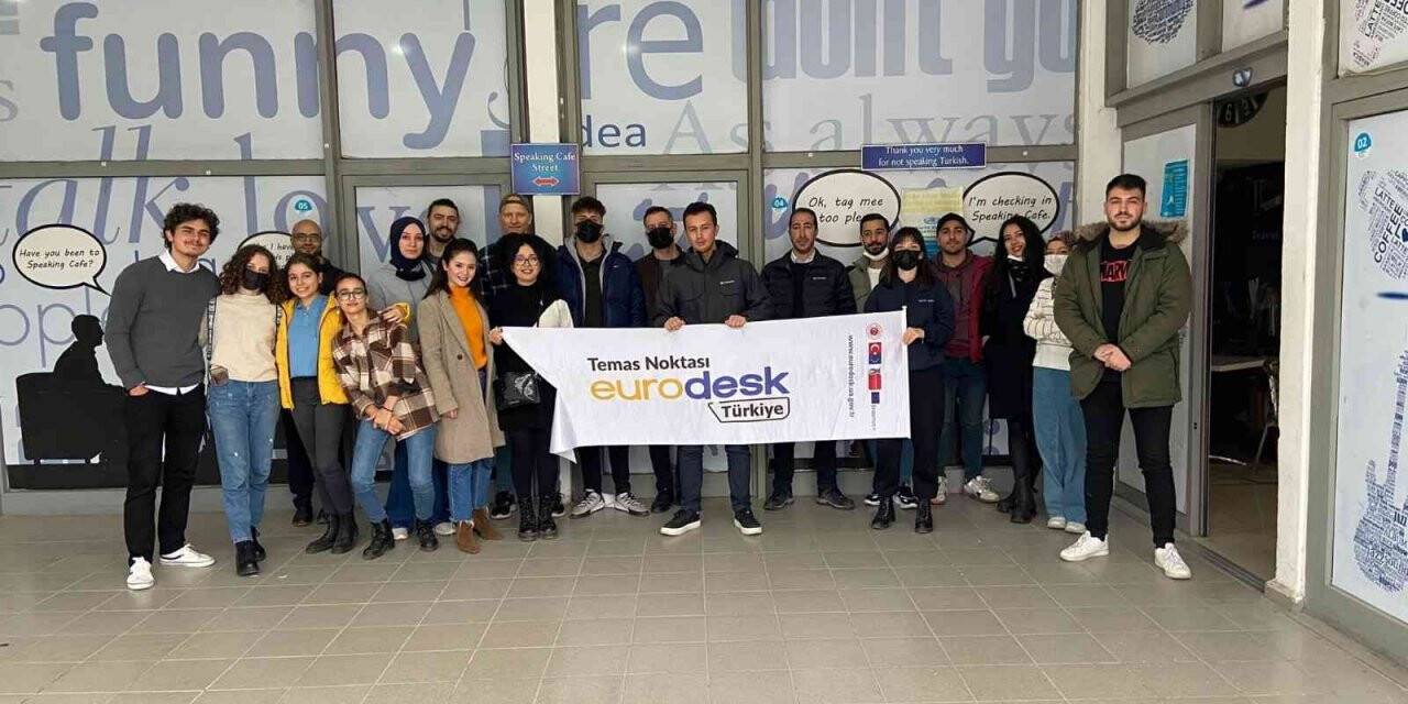 İzmit Belediyesinden gençlere İngilizce konuşma atölyesi