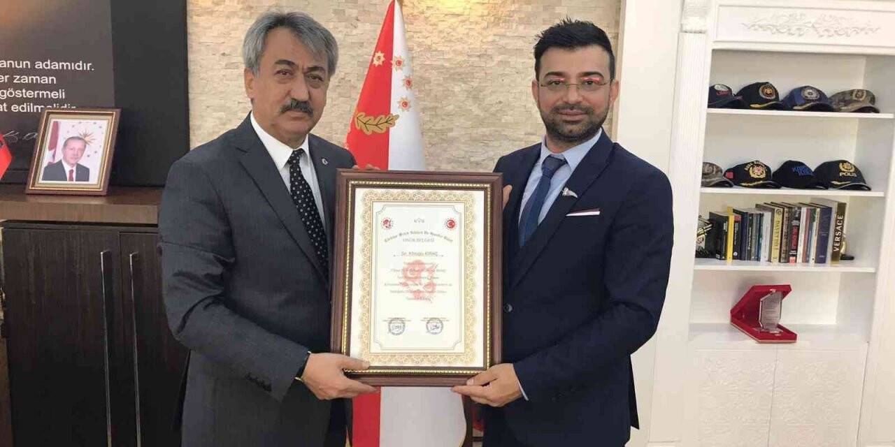 Batman’da şehit yakınları Emniyet Müdürü Kıraç’a onur belgesi verdi