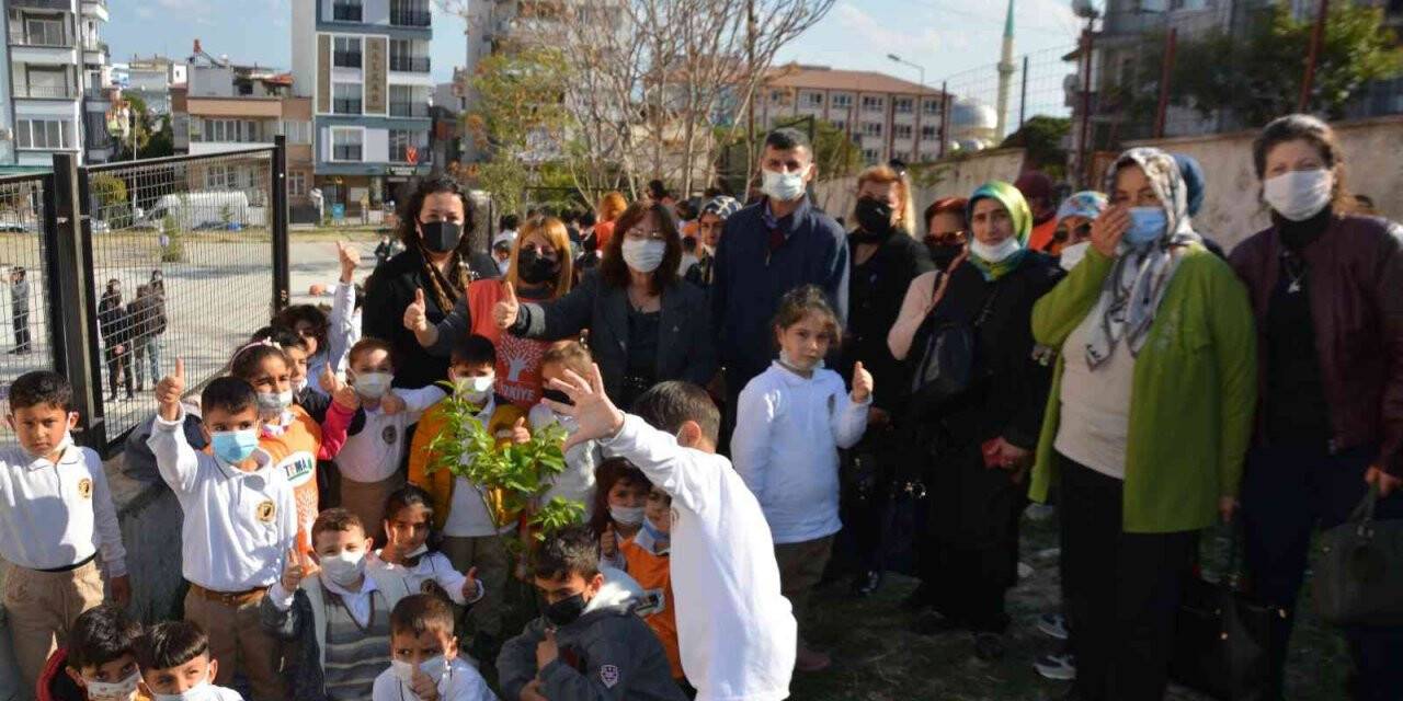 MHP Söke Kadın Kolları’ndan anlamlı etkinlikler