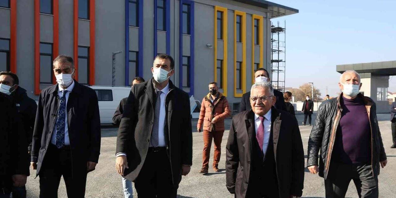 Hayırsever Büyükkılıç ailesinin okulunda sona doğru