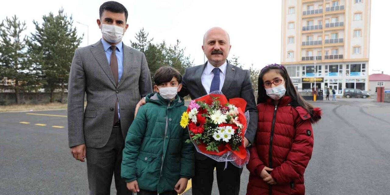 Ağrı Valisi Varol, Eleşkirt Kaymakamlığını ziyaret etti