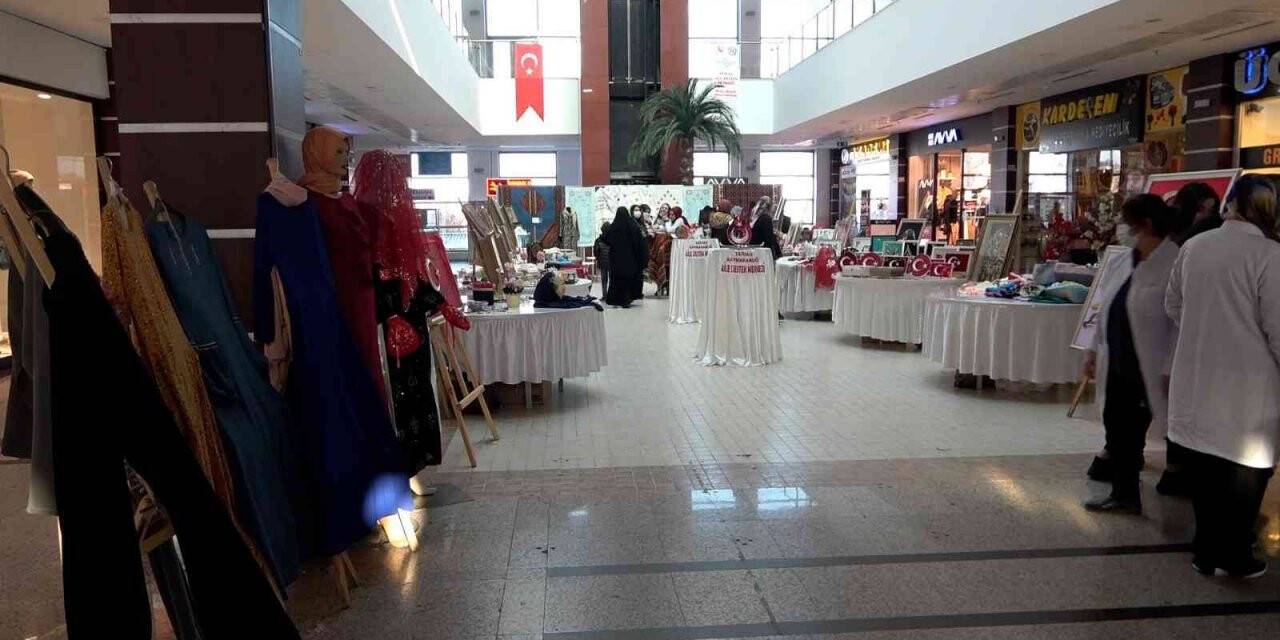 Kursiyerlerden Öğretmenler Günü’ne özel sergi