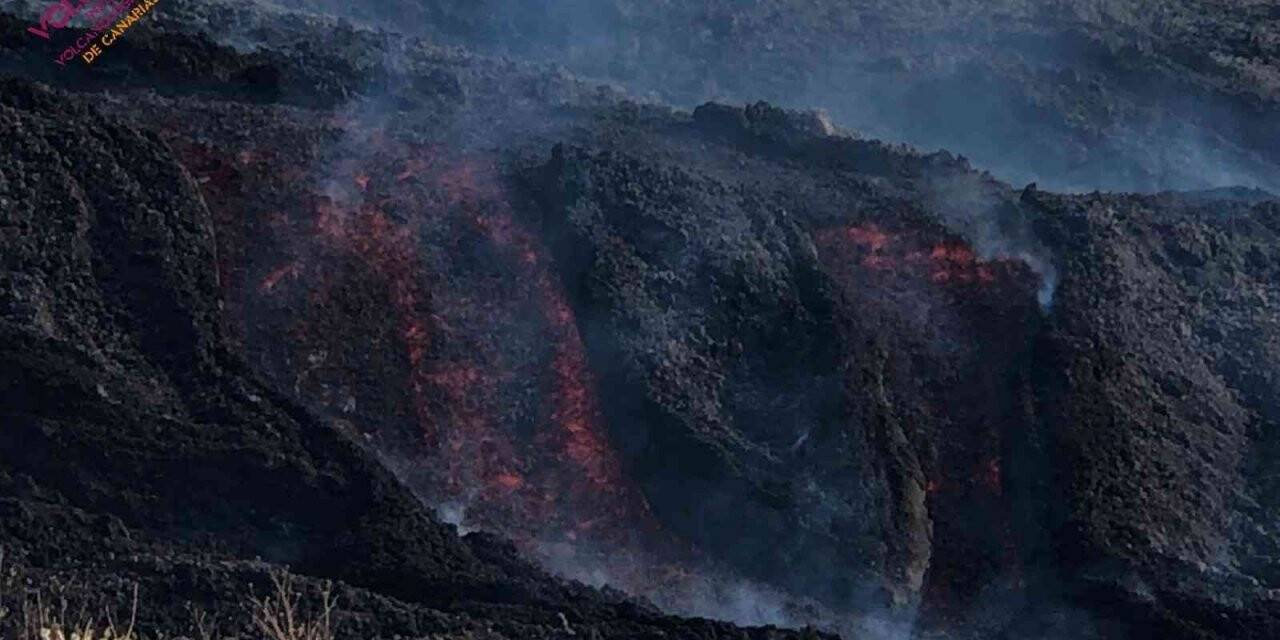 Lavların denize ulaştığı La Palma’da sokağa çıkma yasağı
