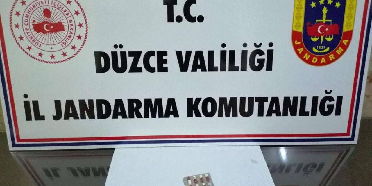 Uyuşturucu haplar yol kontrolünde yakalandı