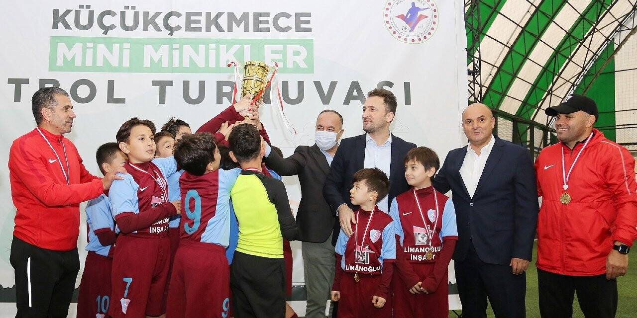 Küçükçekmece’de mini minikler turnuvası heyecanı yaşandı