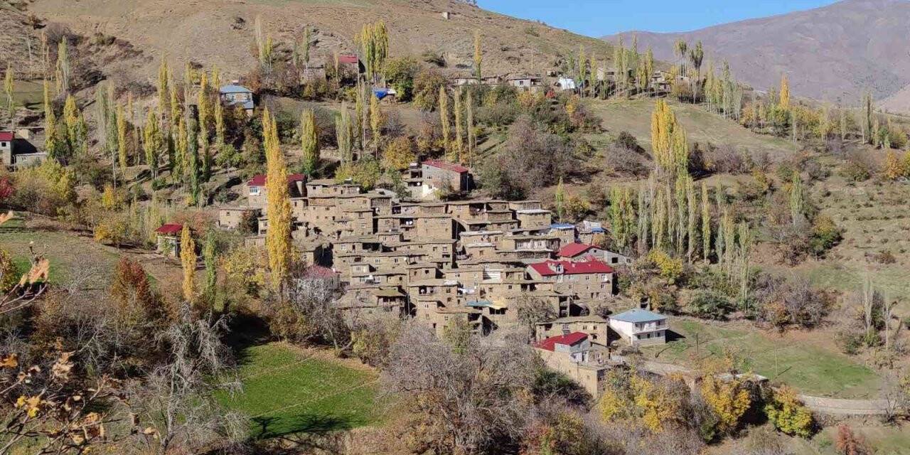 Hizan’ın taş evlerinin sonbahar güzelliği