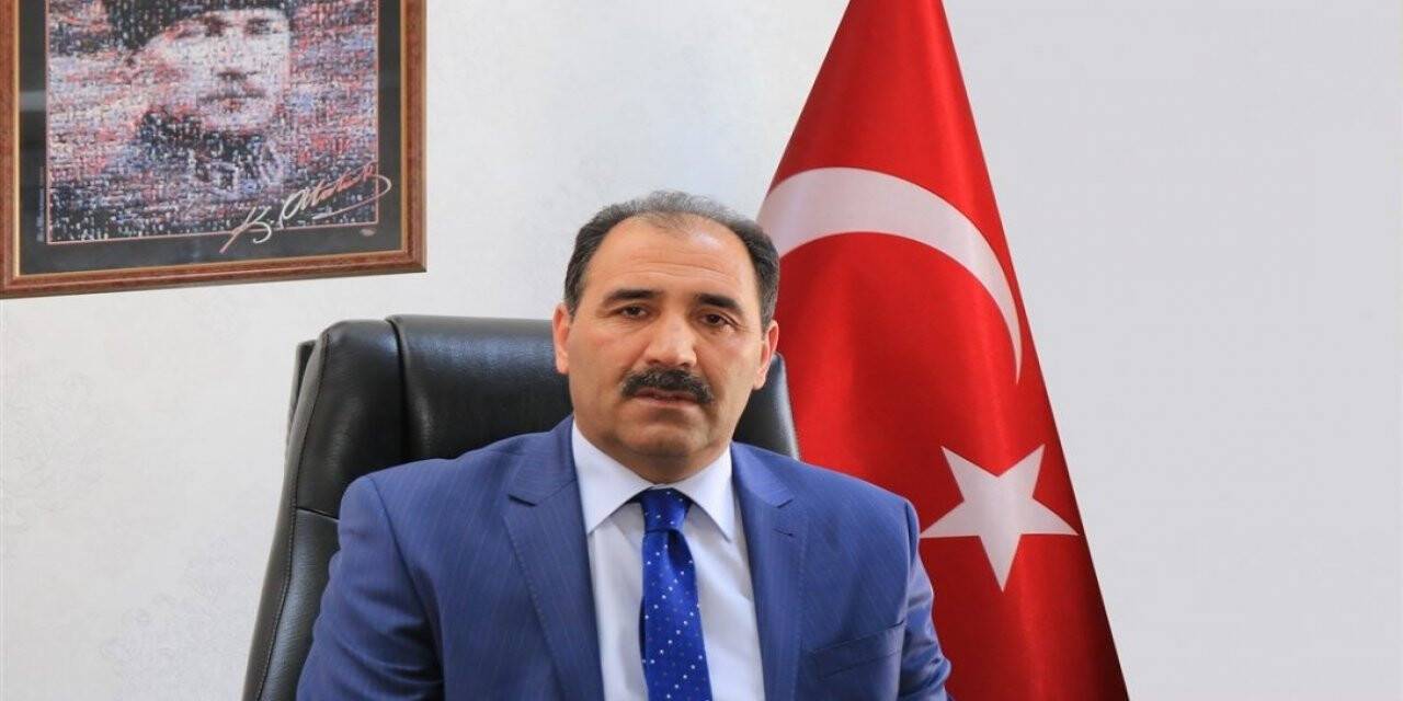 Milli Eğitim Müdürü Gün: “Kutlu bir hizmeti yüklenen öğretmenler, fedakârlıklarıyla milletlerin en saygıya layık mesleğine sahiptirler”