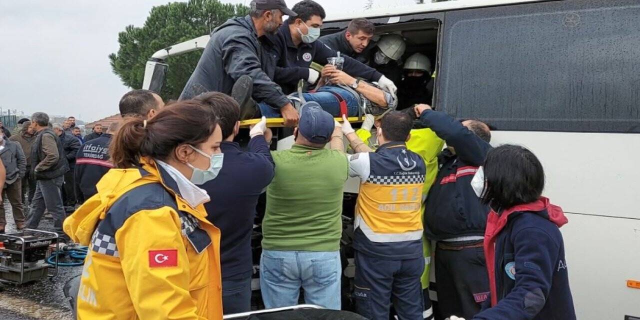Tekirdağ’da feci kaza: 2 ölü, 15 yaralı
