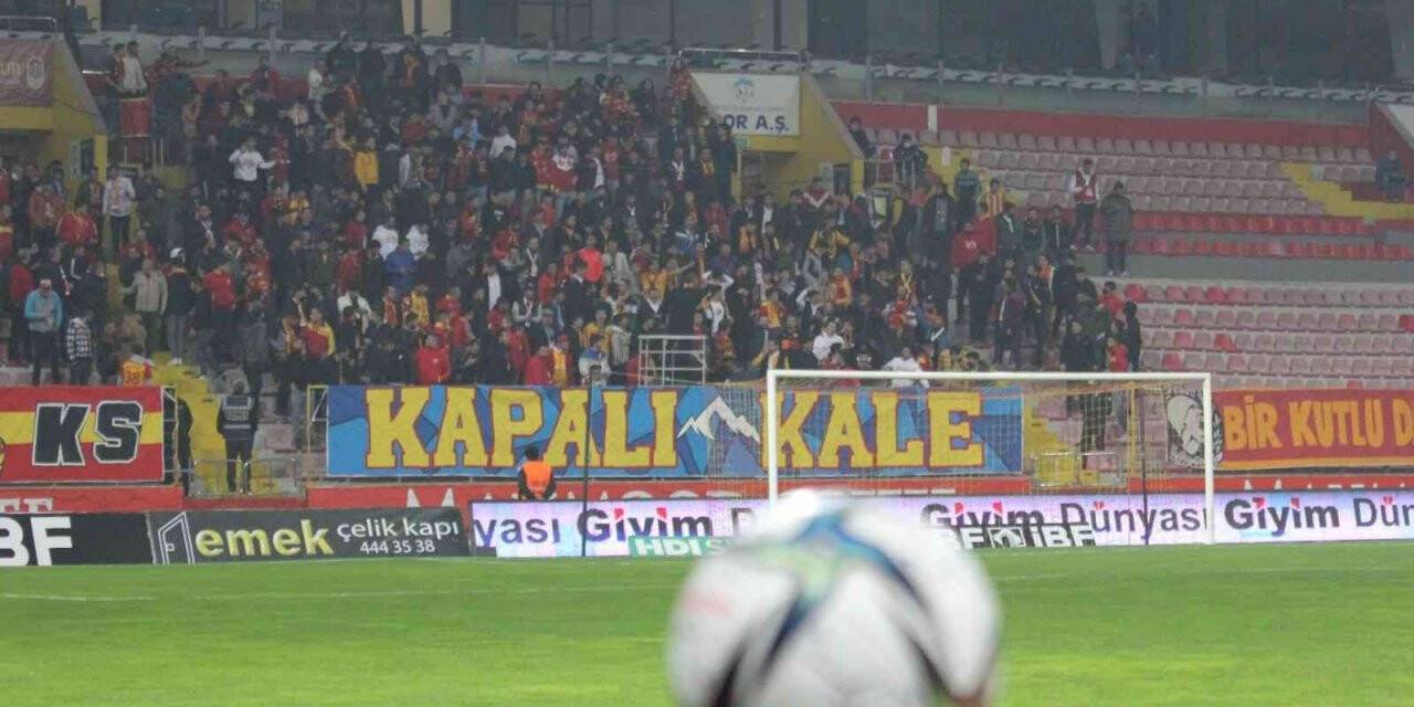 Kayserispor-Göztepe maçını 3 bin 560 taraftar izledi
