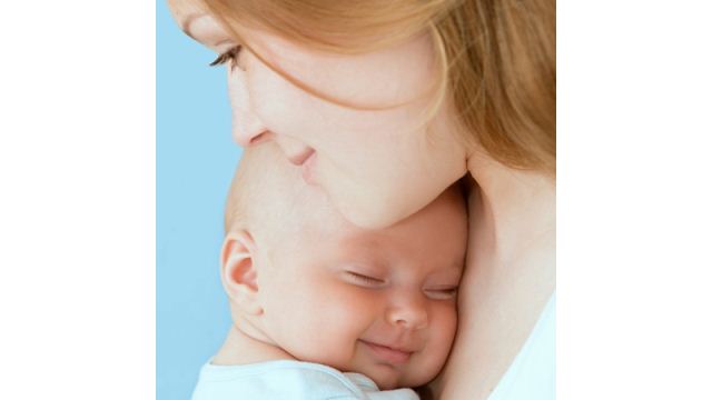 Prematüre Bebeğe Temas Anne Sütünü Arttırıyor