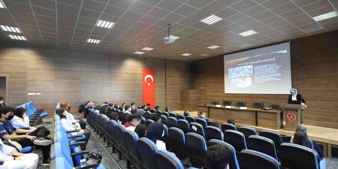 NEVÜ’den "Mezuniyet Sonrası Bir Diş Hekimini Neler Bekler" Konulu Konferans