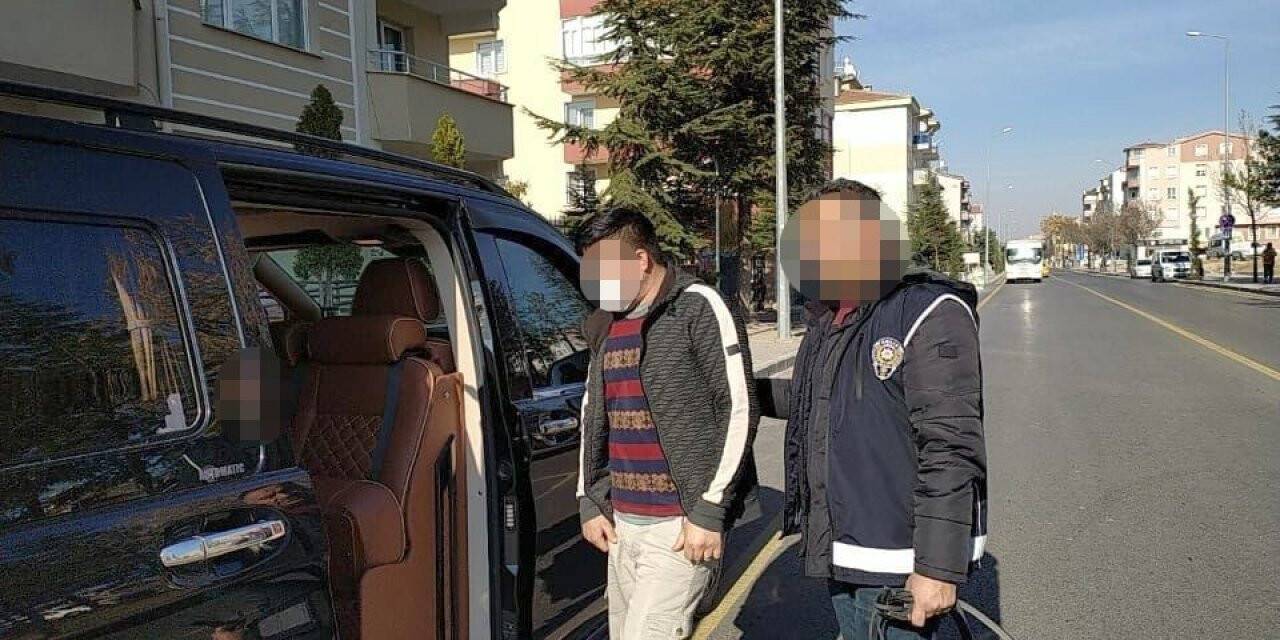 Kumar oynatan yabancı uyruklu şahıs sınır dışı edildi