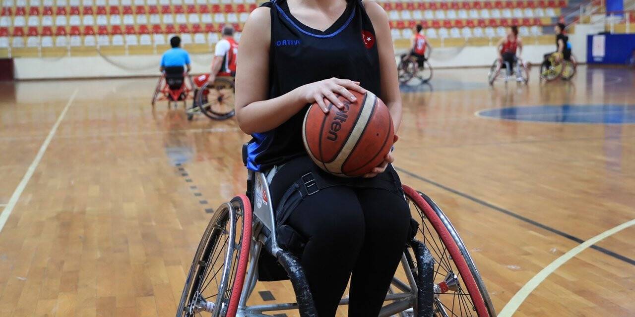 Basketbolda Denizlili sporcuya milli davet