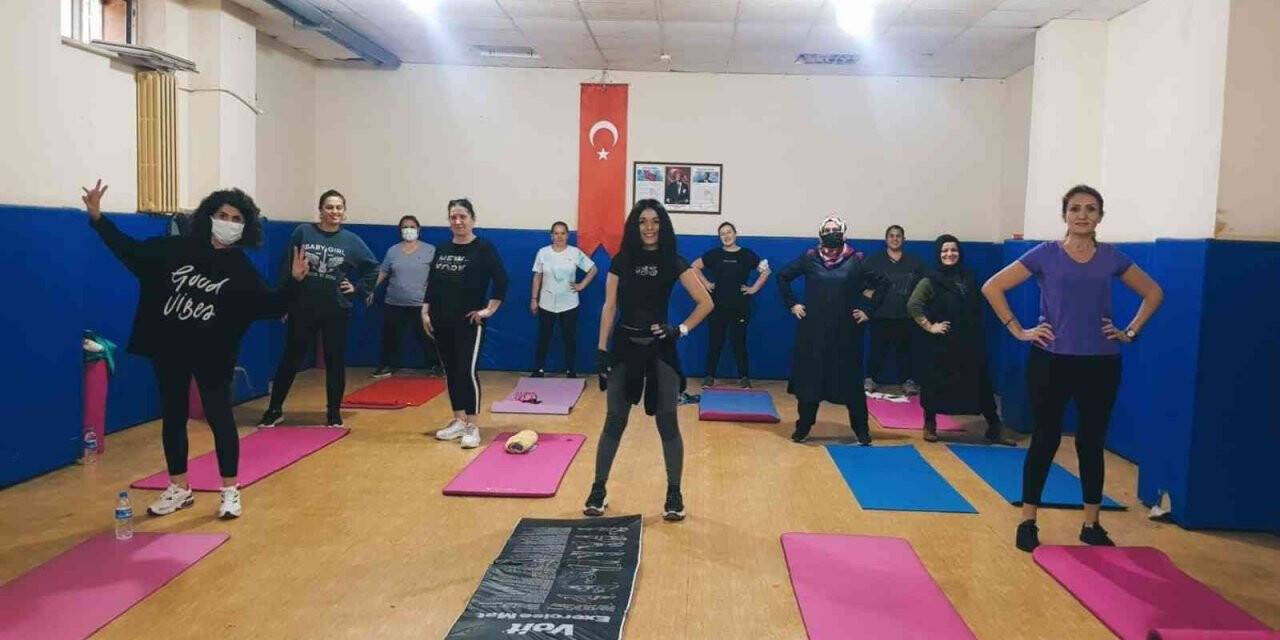 Yakakentli kadınlar fitness ile zayıflıyor