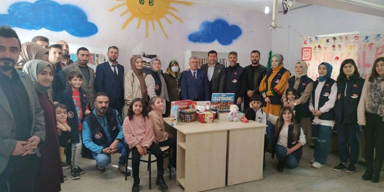 Kanaat önderinin adına kütüphane açıldı