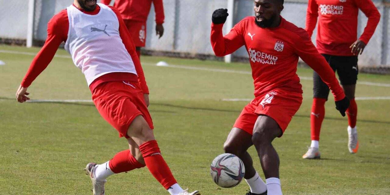Sivasspor minyatür kale maç yaptı